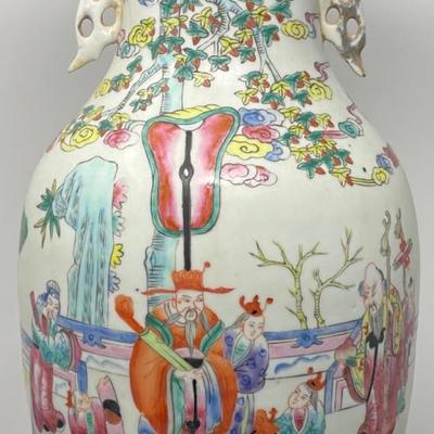 c. 1900 Antique Chinese Famille rose vase