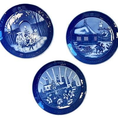 Set of 3 Royal Copenhagen Plates 1990, 2005, 2008