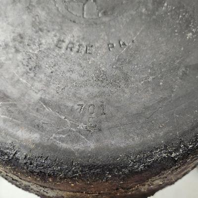 Lot of 3 Cast Iron 2 Griswold Pans 1 Round Griddle
