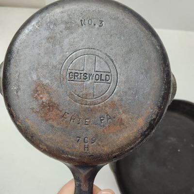 Lot of 3 Cast Iron 2 Griswold Pans 1 Round Griddle