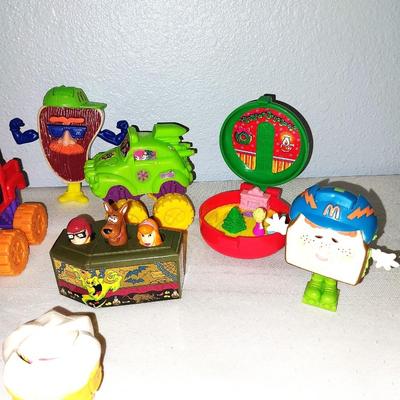 COOL VINTAGE HAPPY MEAL TOYS