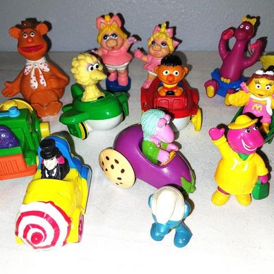VINTAGE MC DONALD HAPPY MEAL TOYS