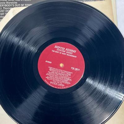 Vintage Vinyl Record Album 33rpm THE BEST OF BURT BACHARACH