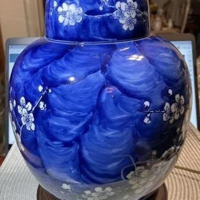 Vintage Asian Blue Swirl Floral Ginger Jar Lamp in VG Preowned Condition from an Estate.