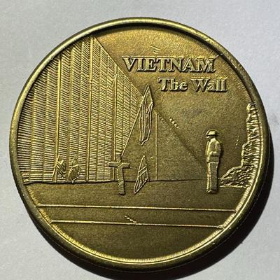 US American Legion VIETNAM the WALL Bronze Medal in Good Preowned Condition.