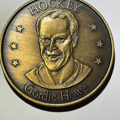 Gordie Howe 1970s Hockey Superstars Commemorative Coin/Medal in Good Condition.