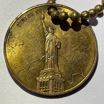 Vintage New York Empire State Building / Statue of Liberty Brass Keychain in Good Condition.