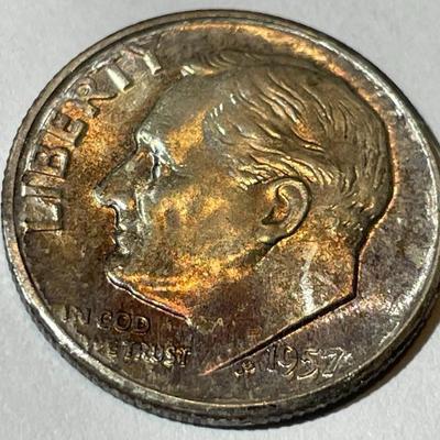 1957-P BU ORIGINAL TONED ROOSEVELT SILVER DIME FOR THE TONED LOVERS.