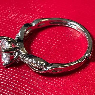 Certified GRA Moissanite 6.5mm 1-Carat Engagement Ring w/Lab Report and Adjustable Shank in VG Never Worn Condition.