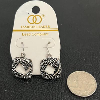 Fashion Leader Silver Earring & Necklace Pendant