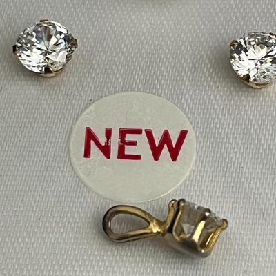 Vintage MERVYN'S 14 kt Genuine Cubic Zirconia earrings & Necklace Pendant Set