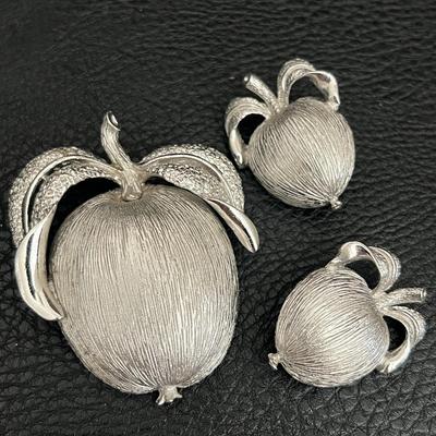 Vintage Sarah Coventry Apple Brooch And Matching Earrings