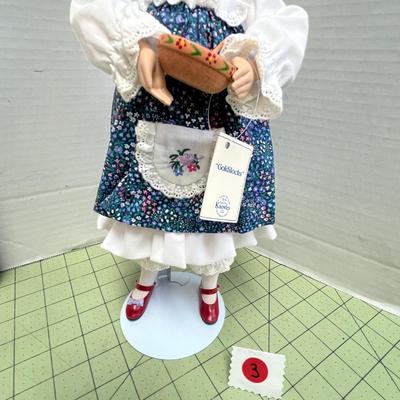 Goldilocks "Heroines from the Fairytale Forest" Dianna Effner Porcelain Doll