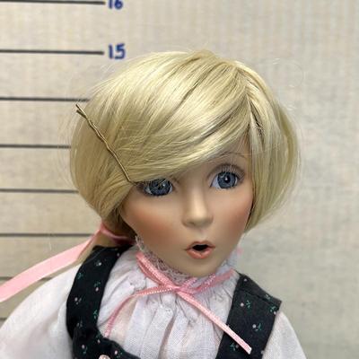 Rapunzel "Heroines from the Fairytale Forest" Dianna Effner Porcelain Doll