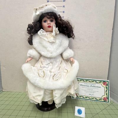 1996 Victorian Collection Porcelain Doll