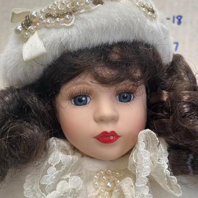 1996 Victorian Collection Porcelain Doll