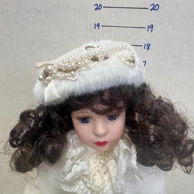 1996 Victorian Collection Porcelain Doll