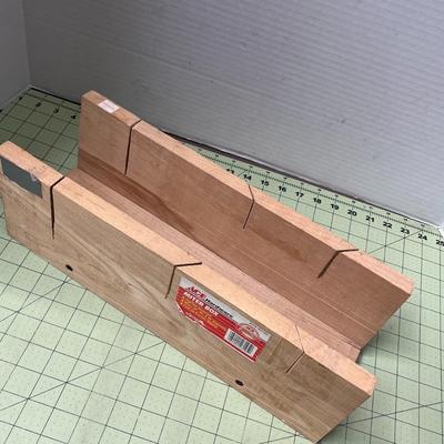 ACE Mitre Box Wooden with Disston Back Saw Model K-1