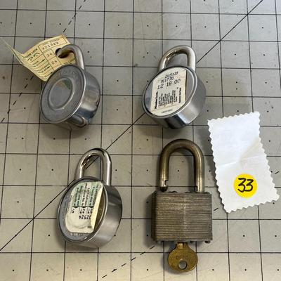 lot of 4 Master Padlocks