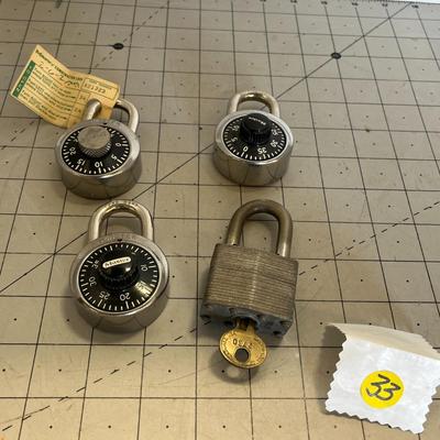 lot of 4 Master Padlocks