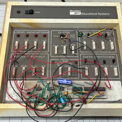 HeathKit ET-3200 Digital Design Experimenter - WHITE