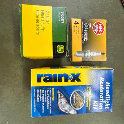 Set of Spark Plugs, Refills & Belt