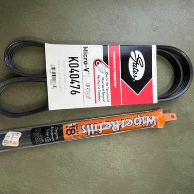 Set of Spark Plugs, Refills & Belt