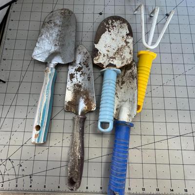 Set of 7 Gardening Tools & Fencing