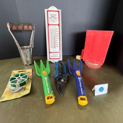 Set of gardening Tools & Thermometer