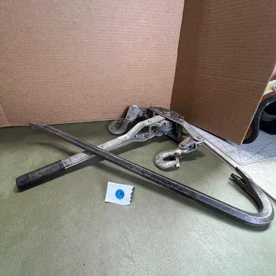 Crowbar iron pry bar and Ratchet Cable Lever Hoist