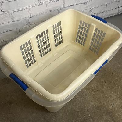 Vintage Rubbermaid & Sterilite Laundry Basket