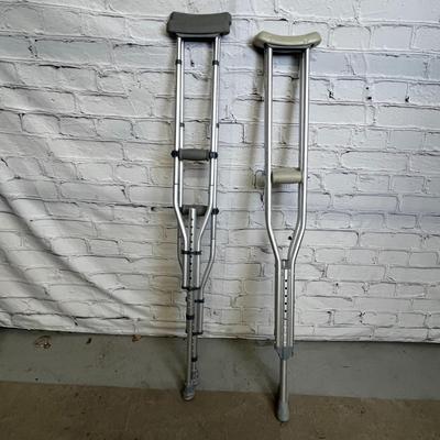 Underarm Walking Crutches