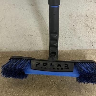 Crossover Extendable Snow Brush Broom Integrated Ice Scraper