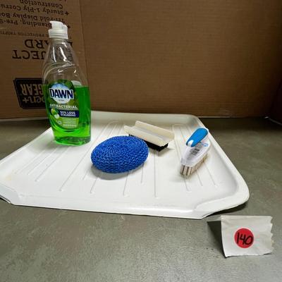 Dishwashing Liquid With Cleaning Accessories