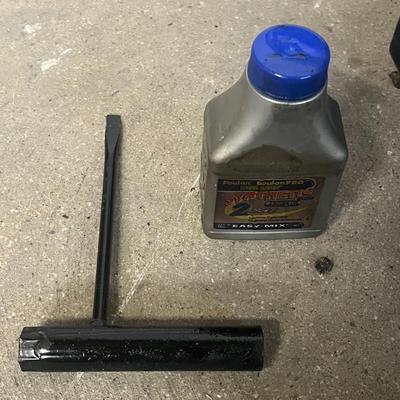 Poulan P3816 Gas Chainsaw with Case