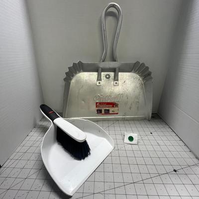 2 Set of Dust Pan with Brush