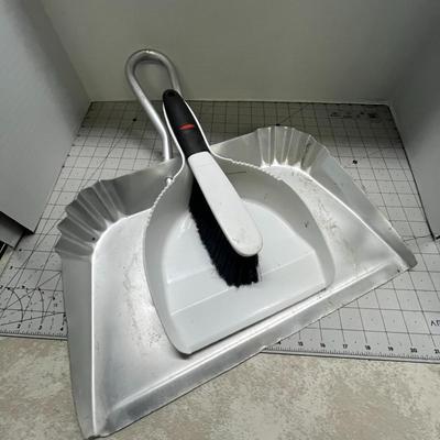 2 Set of Dust Pan with Brush