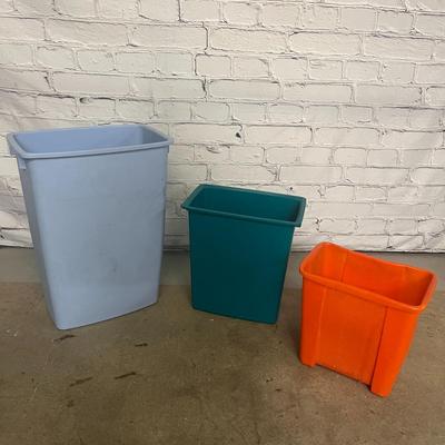 3 Set of Rectangular Plastic Bins