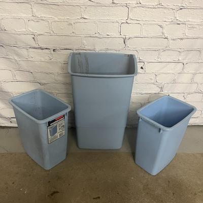 3 Set of Rubbermaid Wastebasket