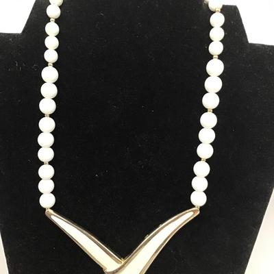 Vintage enamel Beaded necklace