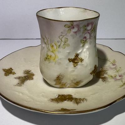 Antique Limoges France Depose Demitasse Cup & Saucer 2.25" x 4' in Good Preowned Condition.