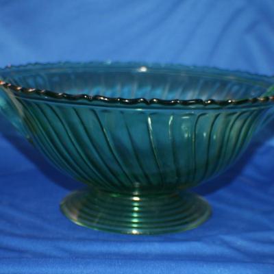 Green Glass Swirl Design Handled Pedestle Bowl 