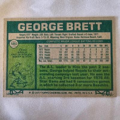 1977 Topps Baseball Cards in Binder (BO-JS)