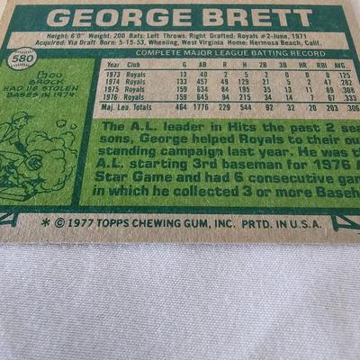 1977 Topps Baseball Cards in Binder (BO-JS)