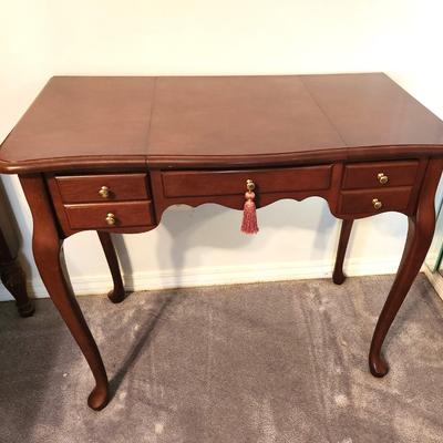 Lot #54 Bombay Company Lift Up Vanity with Queen Anne Styling