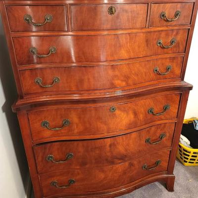 Lot #61 Beautiful Vintage Chest of Drawers - 1940's/30's - lots of storage