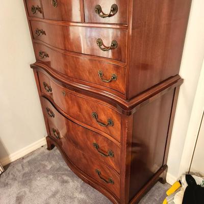Lot #61 Beautiful Vintage Chest of Drawers - 1940's/30's - lots of storage