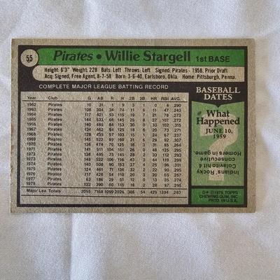 Topps 1979 & 1980 Baseball Card Sets in Binders (BO-JS)