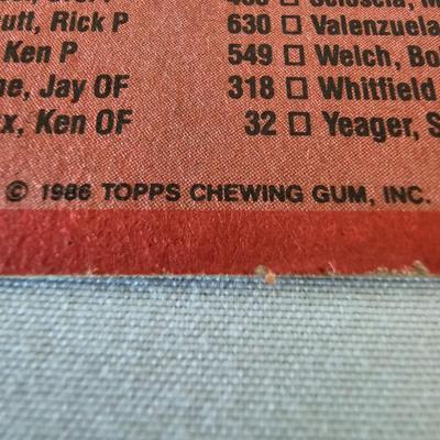 1984, 1985, 1986 Topps Baseball Cards in Binders (BO-JS)