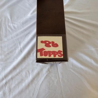 1984, 1985, 1986 Topps Baseball Cards in Binders (BO-JS)